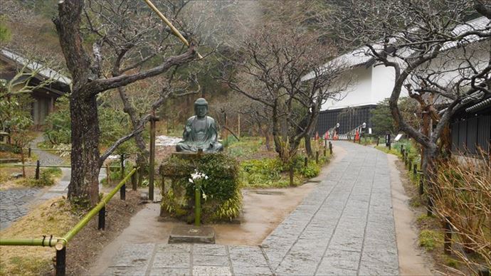 東慶寺 駆け出し女と駆け込み男 舞台 鎌倉 仏様
