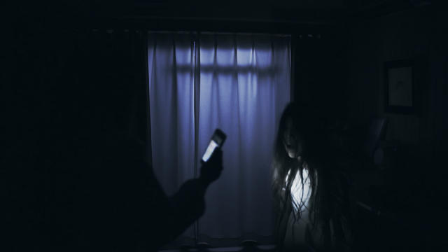 乃木坂 伊藤万理華の恐怖の理由が明らかに アイズ 戦慄の予告動画解禁 Cinemas Plus