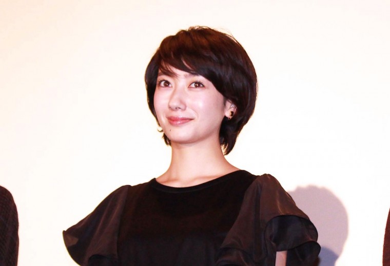 波瑠 びっくりぽん 飛び出す 流れ星が消えないうちに 初日舞台挨拶 Cinemas Plus