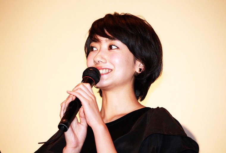 波瑠 びっくりぽん 飛び出す 流れ星が消えないうちに 初日舞台挨拶 Cinemas Plus