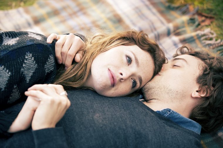 『モダンライフ・イズ・ラビッシュ』“ブリティッシュ キス”カット独占解禁!『モダンライフ・イズ・ラビッシュ』“ブリティッシュ キス”カット独占解禁!