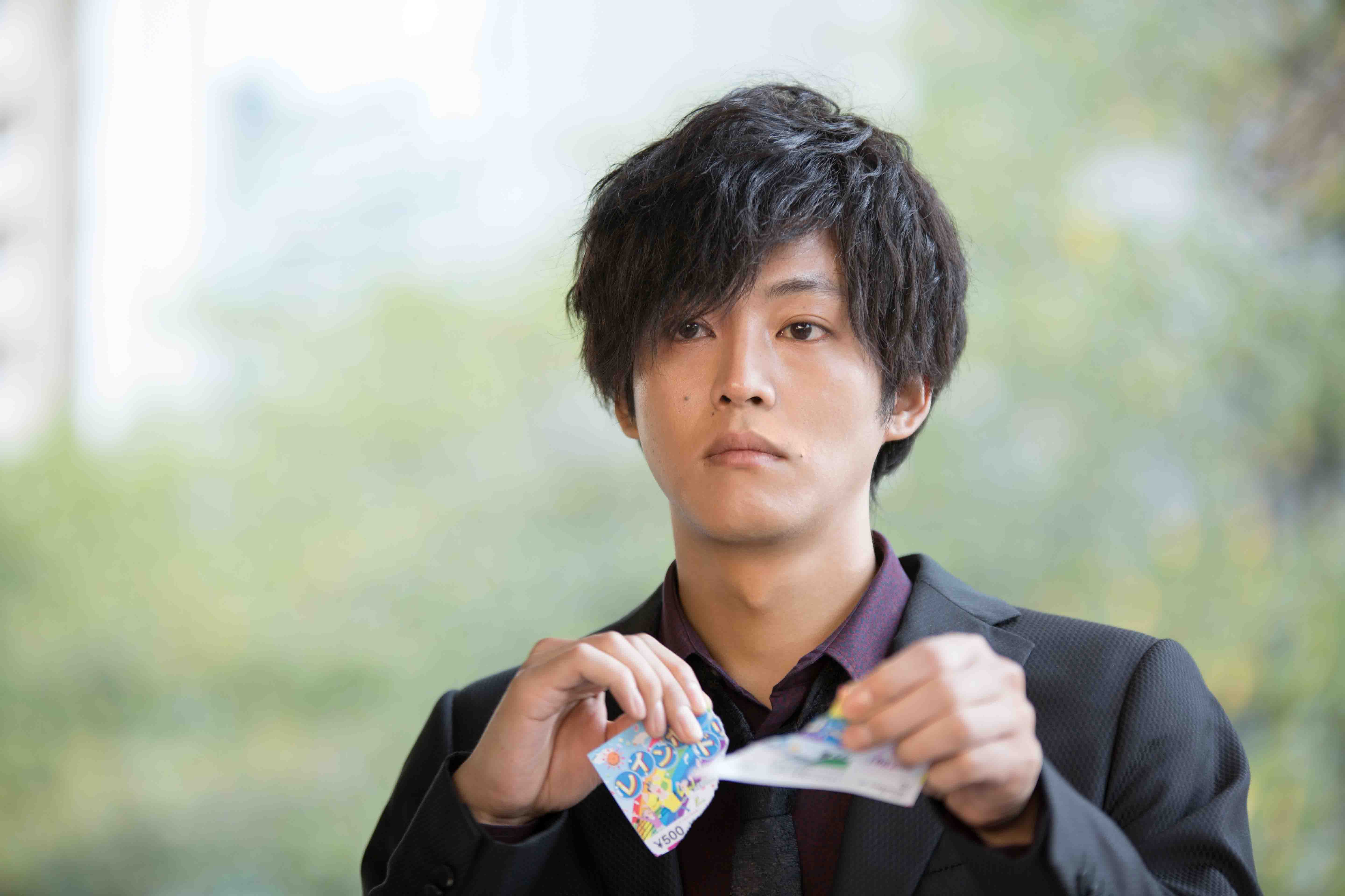 松坂桃李 論 すべてをはまり役にしてしまう男の魅力とは 孤狼の血 あのキス あの頃 Cinemas Plus